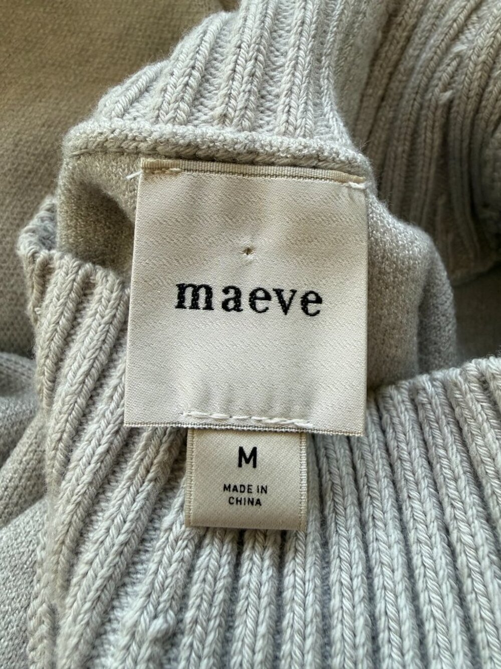 Maeve Logan Turtleneck Sweater : Medium - Picture 6 of 7